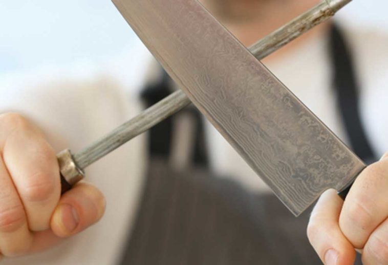 Chef sharpening knife